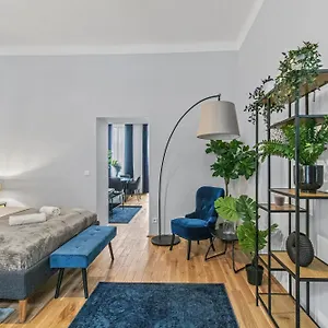  Appartamento Balcony Apartment, 4 Min To U3 Zipperer Strasse