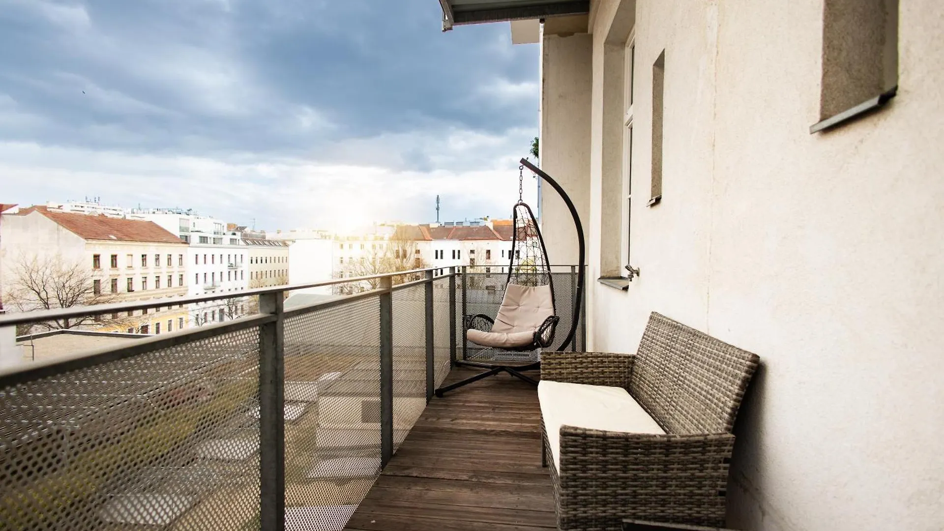 Apartments 4 You Red Star 8 Vienna 0*,